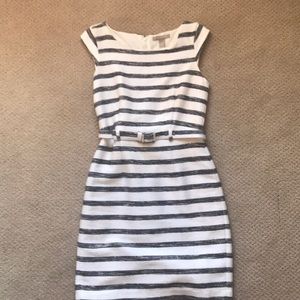 Banana republic size 2 dress cap sleeve with belt